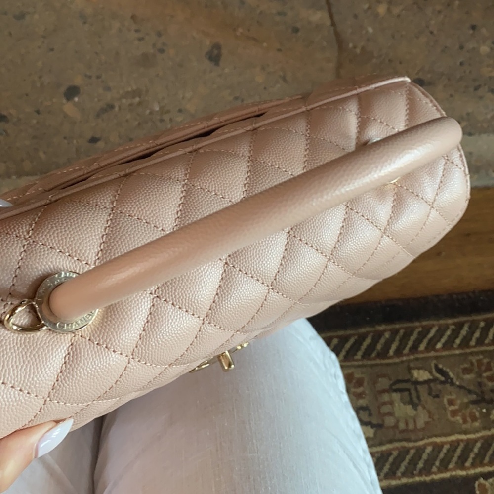 ⛔️SOLD ⛔️ EUC Auth. Chanel 21A flap bag w handle - light pink - Picture 7 of 12